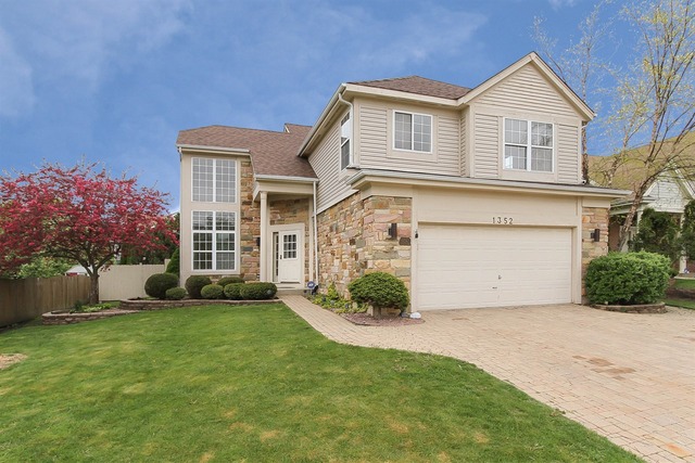 1352 Beacon Ln, Bartlett, IL 60103 photo 1