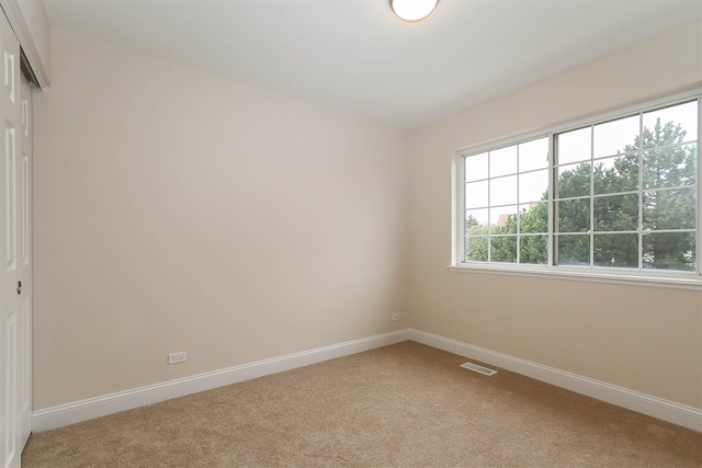 1352 Beacon Ln, Bartlett, IL 60103 photo 17