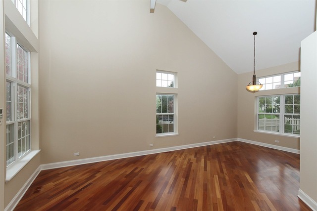1352 Beacon Ln, Bartlett, IL 60103 photo 7