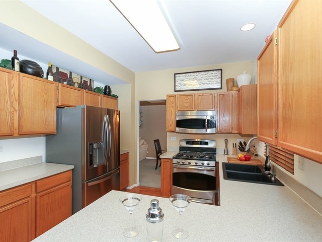 2416 Foxglove Ct, Elgin, IL 60124 photo 5