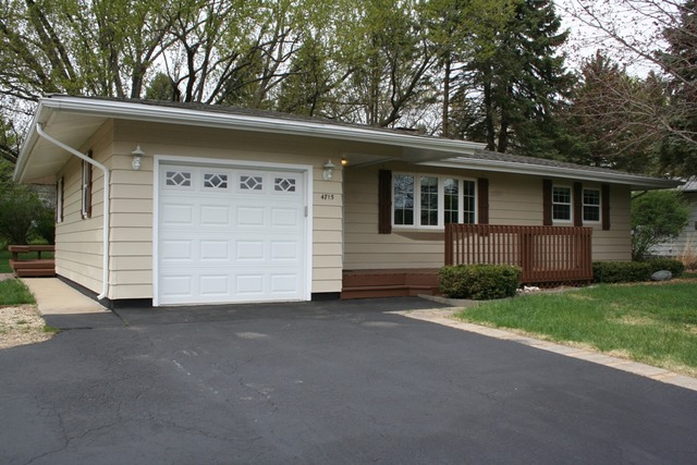 4715 William St, Mchenry, IL 60051 photo 1