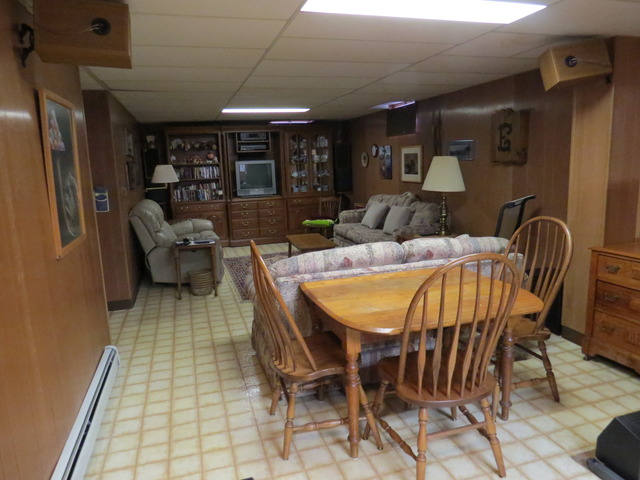 796 Carol Ave, Elgin, IL 60123 photo 16