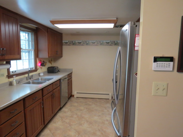 796 Carol Ave, Elgin, IL 60123 photo 3