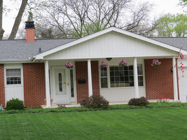 796 Carol Ave, Elgin, IL 60123 photo 2