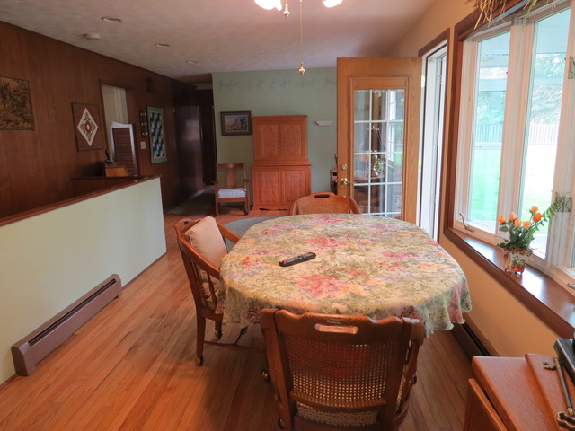 796 Carol Ave, Elgin, IL 60123 photo 5