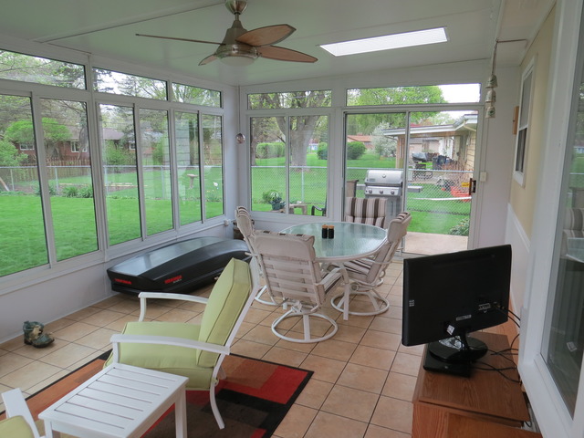 796 Carol Ave, Elgin, IL 60123 photo 6