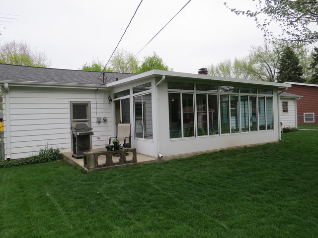 796 Carol Ave, Elgin, IL 60123 photo 8