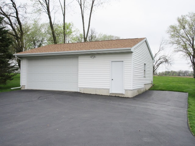 1790 Clearview Rd, Dixon, IL 61021 photo 3