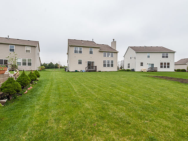 2742 Lundquist Dr, Aurora, IL 60503 photo 3