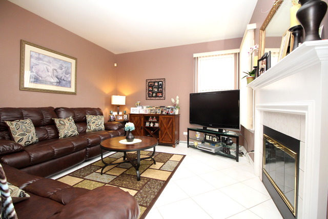 785 Citadel Ct, Des Plaines, IL 60016 photo 10