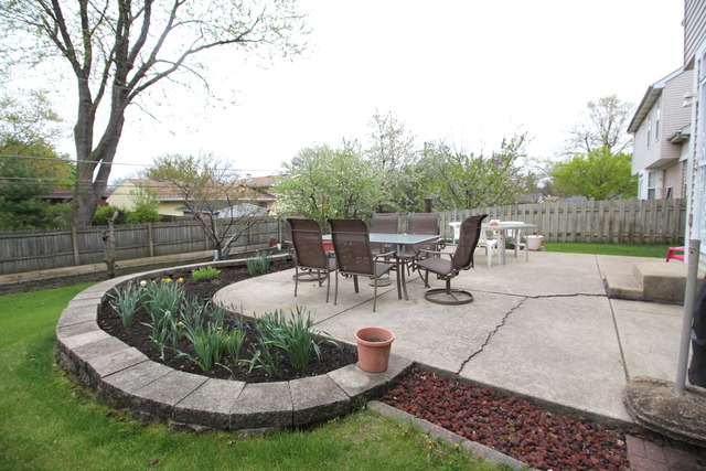 785 Citadel Ct, Des Plaines, IL 60016 photo 23