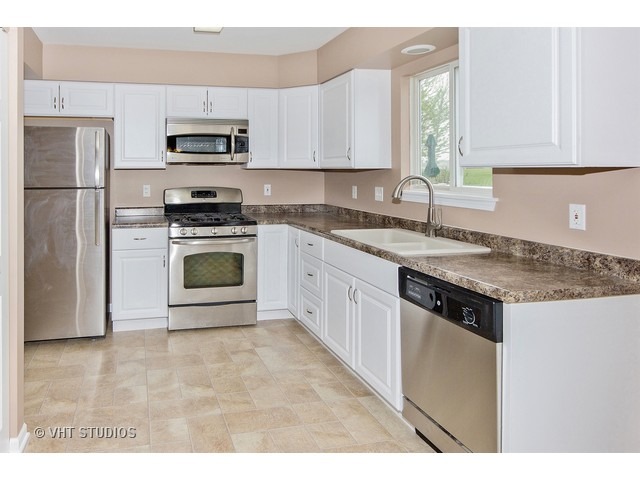 13717 S Jane Cir, Plainfield, IL 60544 photo 3