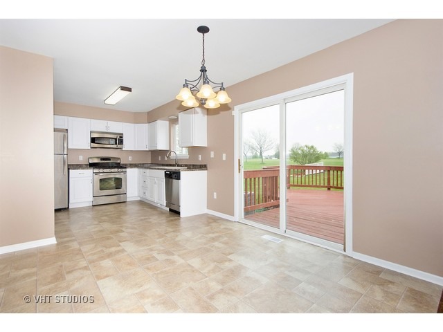 13717 S Jane Cir, Plainfield, IL 60544 photo 4