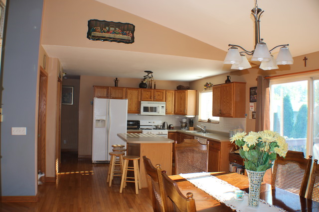 600 Kennedy St, Marengo, IL 60152 photo 5
