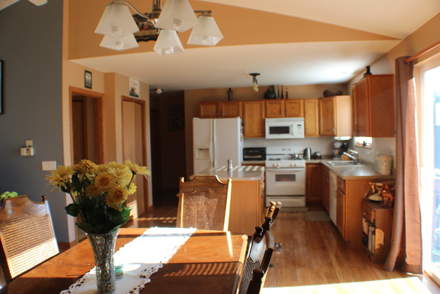 600 Kennedy St, Marengo, IL 60152 photo 4