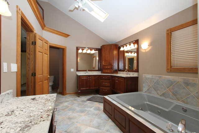 710 S Riverside Dr, Mchenry, IL 60050 photo 9