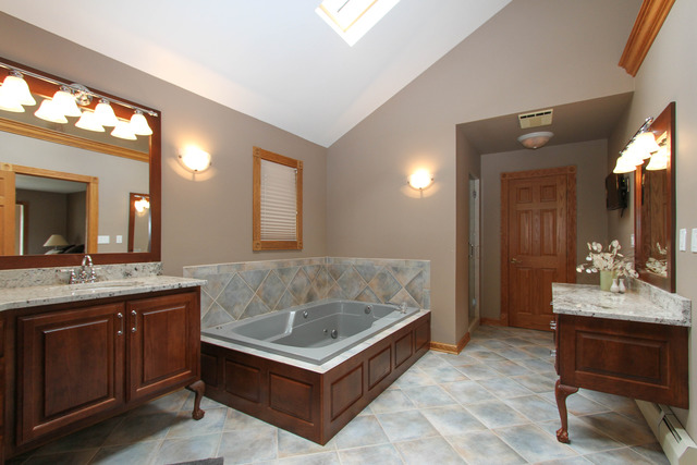 710 S Riverside Dr, Mchenry, IL 60050 photo 10