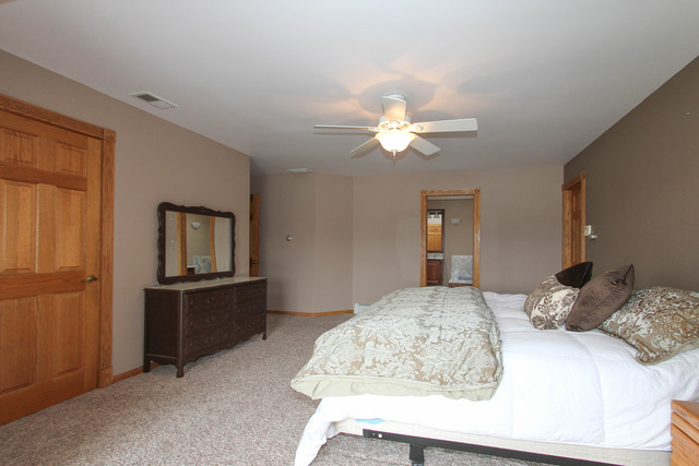 710 S Riverside Dr, Mchenry, IL 60050 photo 8