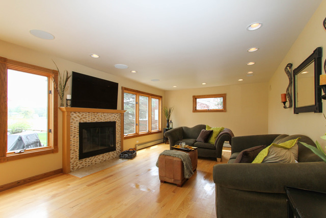 710 S Riverside Dr, Mchenry, IL 60050 photo 4