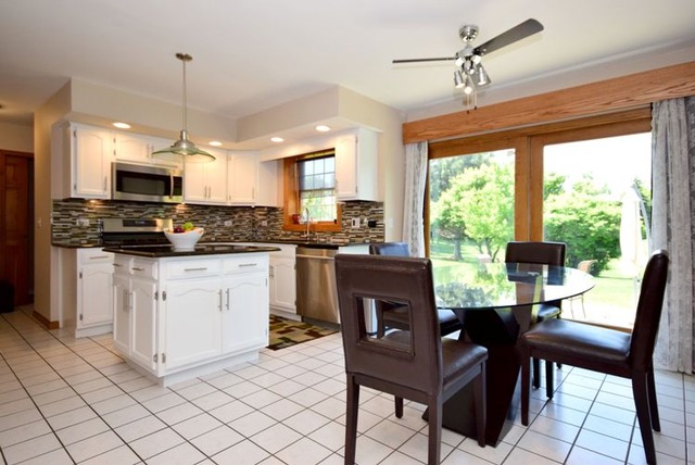 2500 Doncaster Dr, Aurora, IL 60504 photo 8