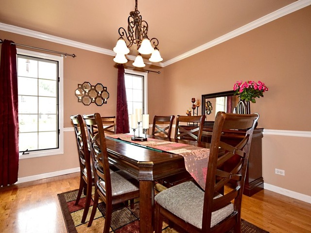 2500 Doncaster Dr, Aurora, IL 60504 photo 9