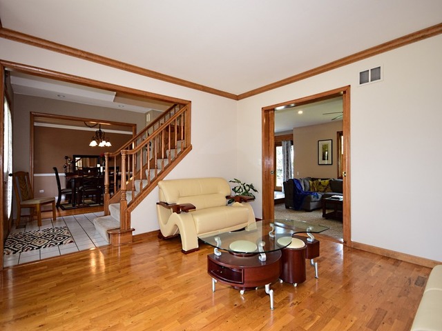 2500 Doncaster Dr, Aurora, IL 60504 photo 6