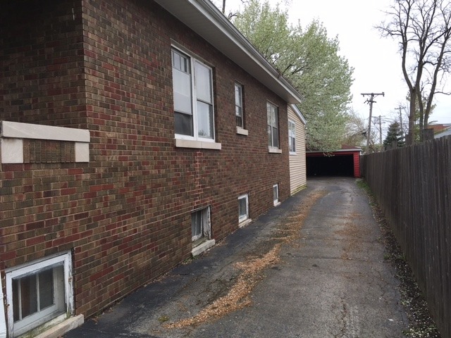 330 Grove Ave, Des Plaines, IL 60016 photo 11