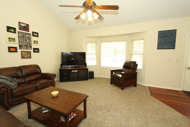 3108 Crescent Ave, Mchenry, IL 60050 photo 3