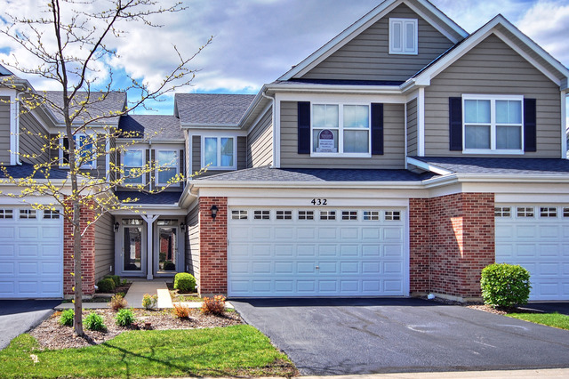 432 Azalea St, Elgin, IL 60124 photo 1