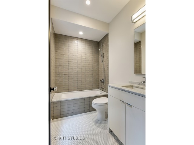  1763 N Wilmot Ave, Chicago, IL 60647 photo 24