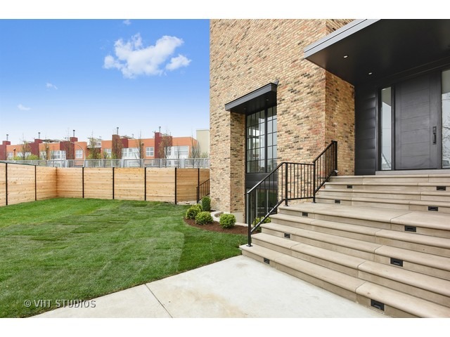  1763 N Wilmot Ave, Chicago, IL 60647 photo 2