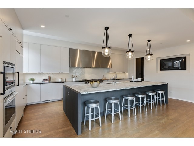  1763 N Wilmot Ave, Chicago, IL 60647 photo 10