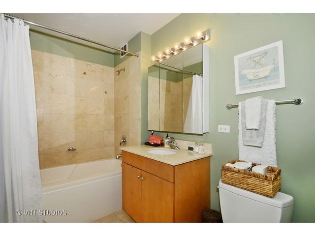 420 E Waterside Dr #1207, Chicago, IL 60601 photo 8