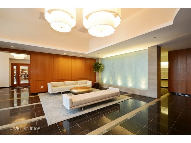 420 E Waterside Dr #1207, Chicago, IL 60601 photo 2