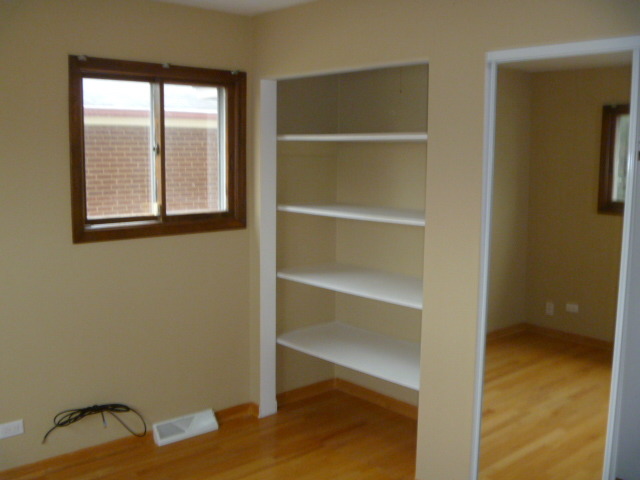 526 Ambleside Rd, Des Plaines, IL 60016 photo 6