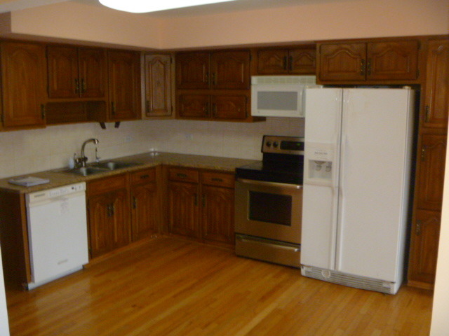 526 Ambleside Rd, Des Plaines, IL 60016 photo 11