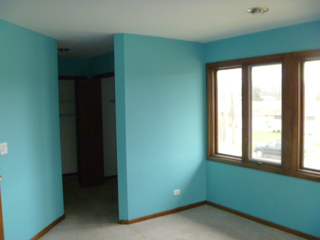 526 Ambleside Rd, Des Plaines, IL 60016 photo 14