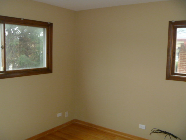 526 Ambleside Rd, Des Plaines, IL 60016 photo 5