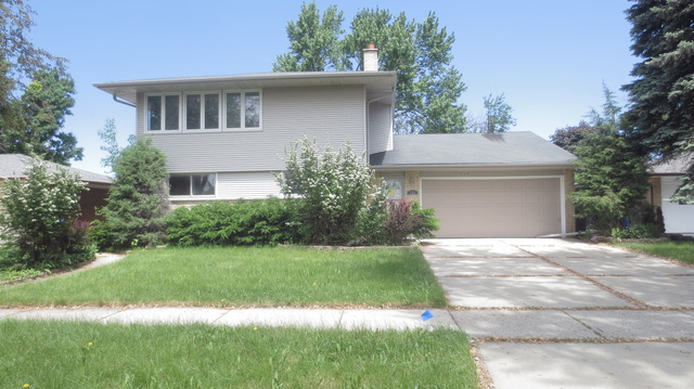 526 Ambleside Rd, Des Plaines, IL 60016 photo 1