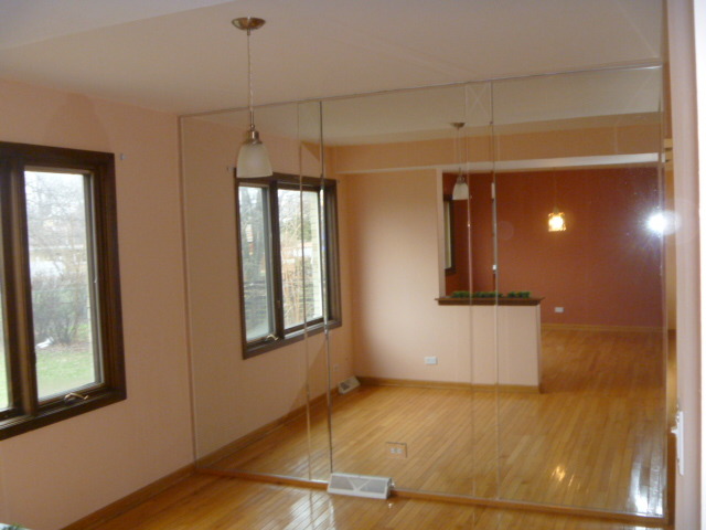 526 Ambleside Rd, Des Plaines, IL 60016 photo 9