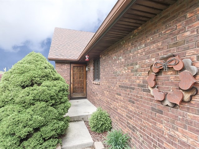 27 Greenridge Rd, Elgin, IL 60120 photo 2