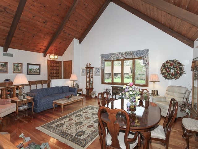 27 Greenridge Rd, Elgin, IL 60120 photo 4