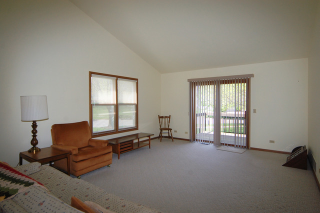 2304 Bluejay Trl, Elgin, IL 60123 photo 6