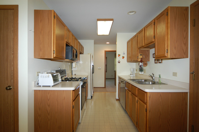 2304 Bluejay Trl, Elgin, IL 60123 photo 8