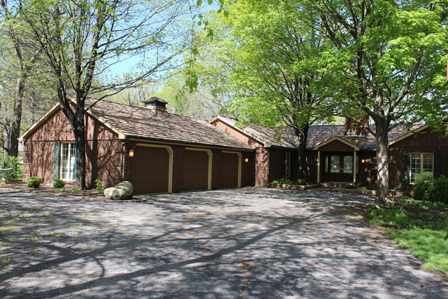 800 Woodlea Rd, Kankakee, IL 60901 photo 1