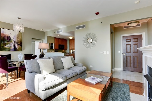 21 E Huron St #2701, Chicago, IL 60611 photo 3