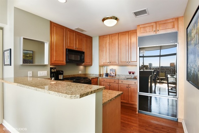 21 E Huron St #2701, Chicago, IL 60611 photo 7