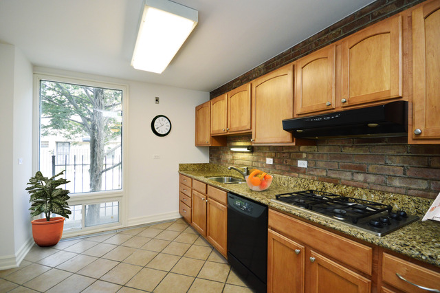 1371 E Park Pl, Chicago, IL 60637 photo 6