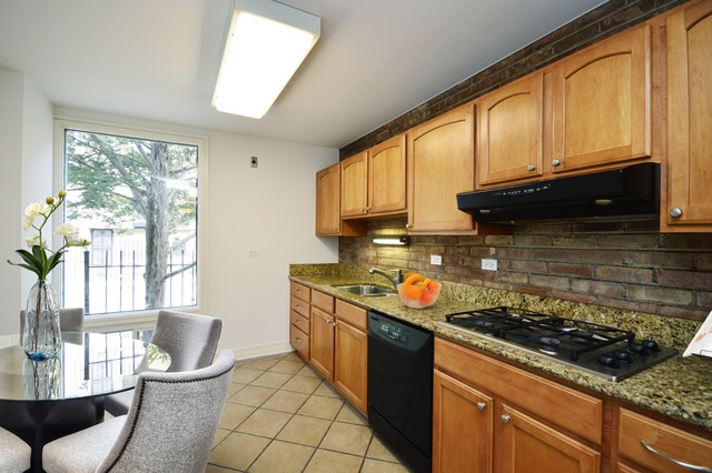 1371 E Park Pl, Chicago, IL 60637 photo 4