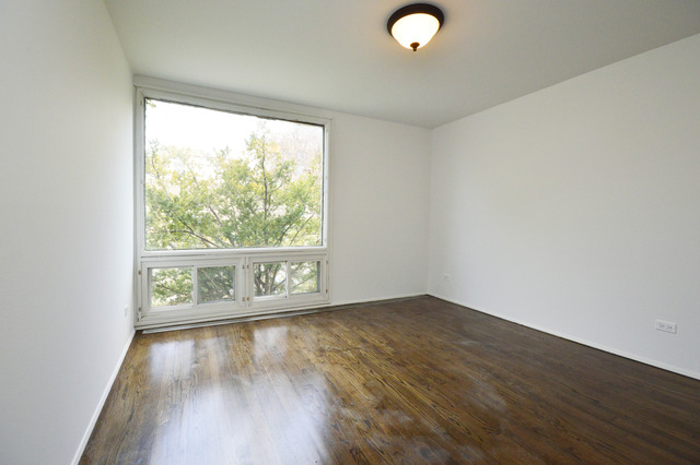 1371 E Park Pl, Chicago, IL 60637 photo 13